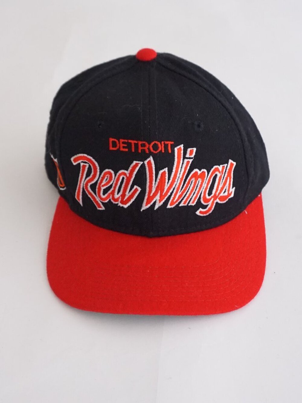 Vintage Detroit Red Wings Black Red Logo Wool Fitted Hat NHL Hockey Cap 7 1/8